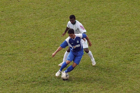 renato_autor_do_gol_na_marcao_de_jovem_lineker_do_mau.jpg