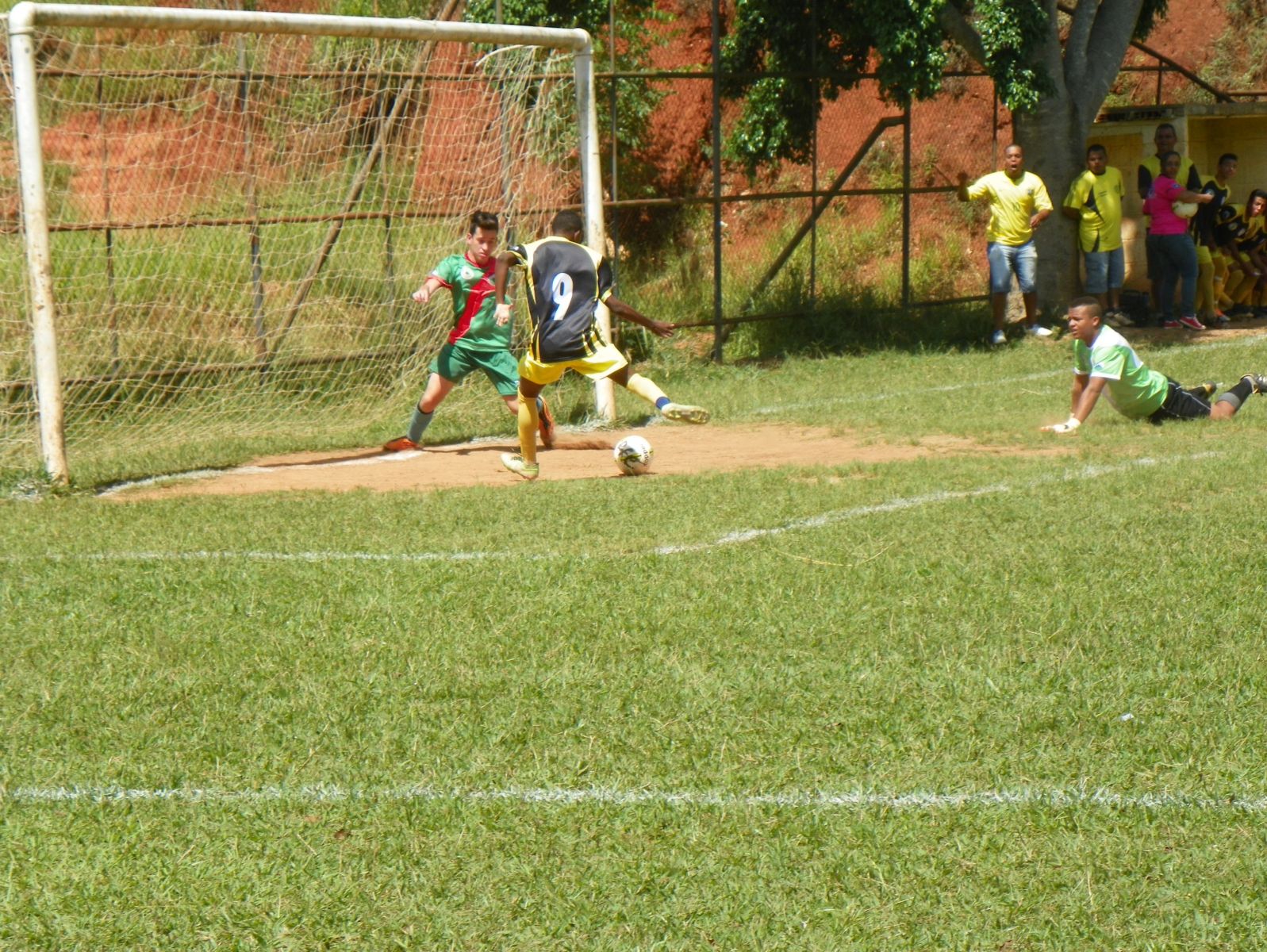 http://www.futebolamadordeminas.com/goldoriveritabira.jpg